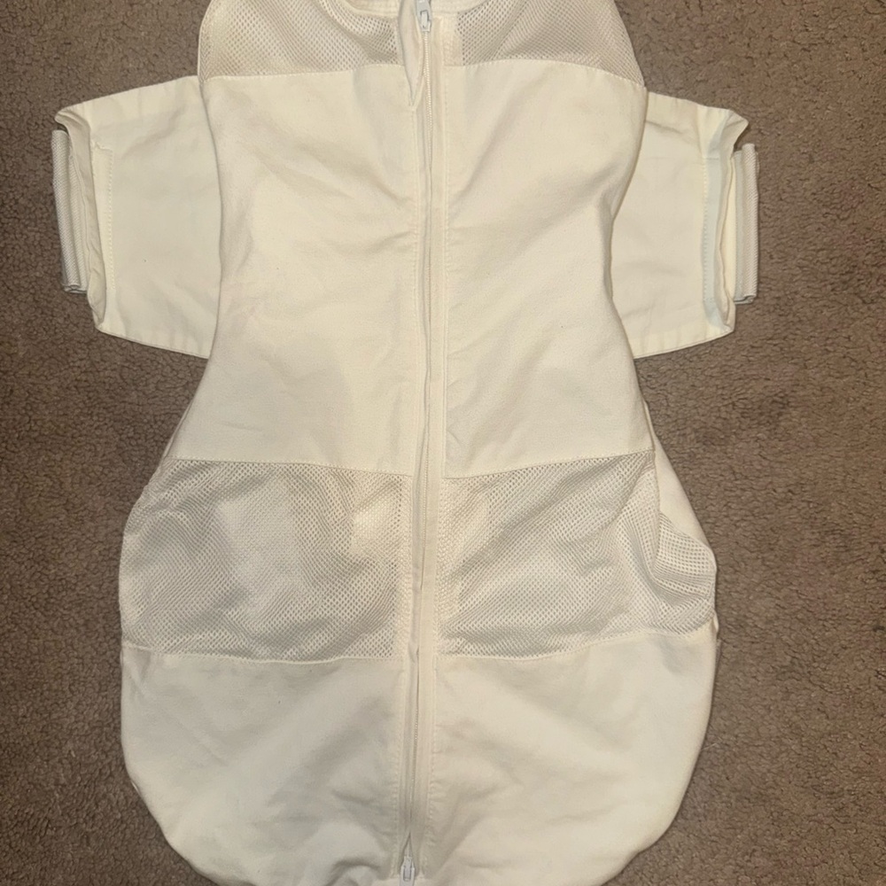 White swaddle for Snoo size small